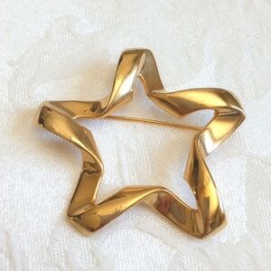 Vintage Gold Tone Ribbon Star Brooch